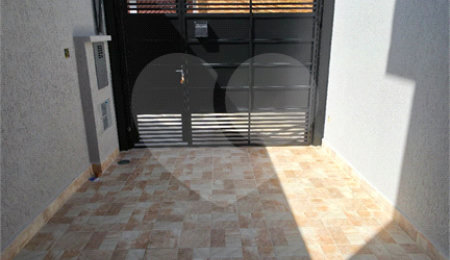Sobrado à venda com 2 quartos em Guaianazes, São Paulo, SP