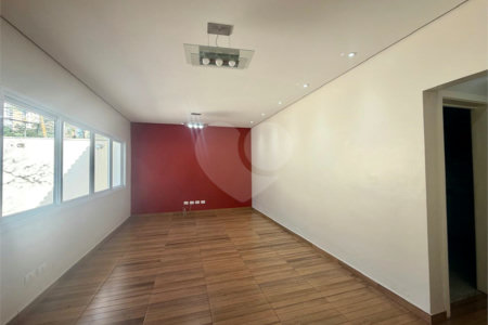 Casa Térrea à venda com 3 quartos, sendo 1 suíte, em Alto da Boa Vista, São Paulo, SP