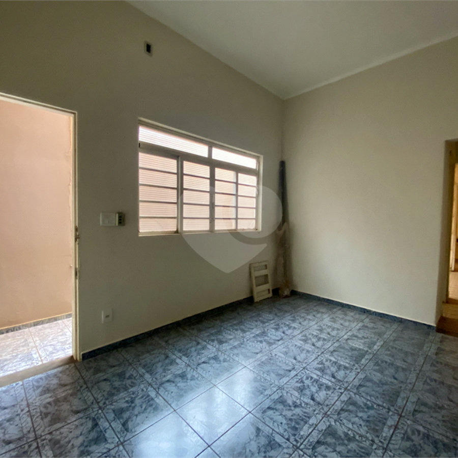 Sobrado à venda com 3 suítes em Campos Elíseos, Ribeirão Preto, SP