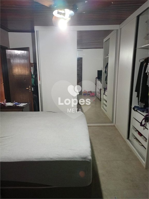 Chácara à venda com 5 quartos, sendo 3 suítes, em Loteamento Residencial Vista Linda, São José dos Campos, SP