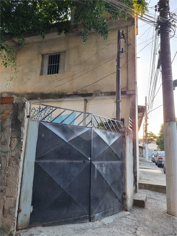 Sobrado à venda com 3 quartos em Vila Basileia, São Paulo, SP