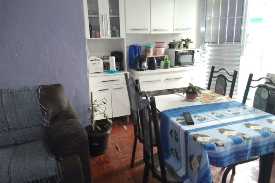 Sobrado à venda com 6 quartos em Horto, São Paulo, SP