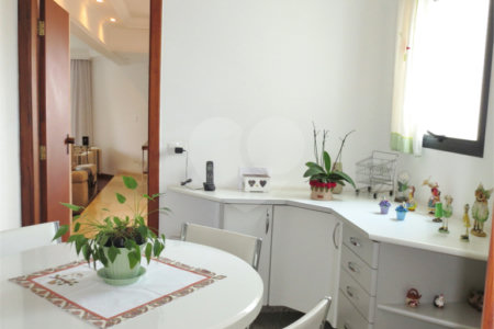Apartamento à venda com 4 quartos, sendo 3 suítes,  em Saúde, São Paulo, SP