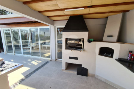 Casa à venda com 3 suítes no condomínio Estância Marambaia, Vinhedo - SP