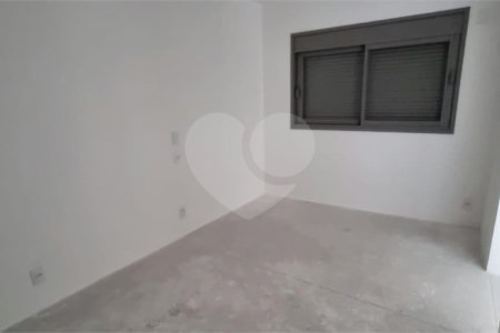 Apartamento à venda com 3 suítes em Moema, São Paulo, SP