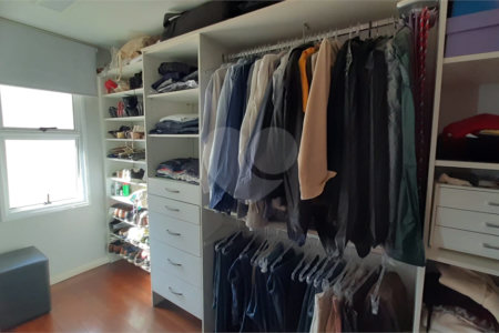 Casa à venda ou para alugar com 4 quartos, sendo 2 suítes, em City América, São Paulo, SP