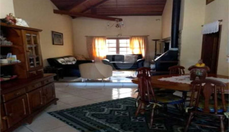 Casa à venda com 3 quartos, sendo 1 suíte,  no condomínio Outeiro das Flores 2, Itupeva - SP