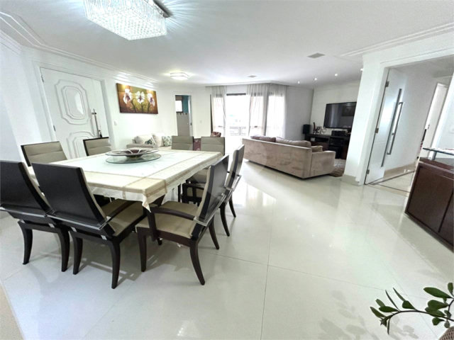 Apartamento à venda com 3 quartos, sendo 1 suíte,  em Mooca, São Paulo, SP