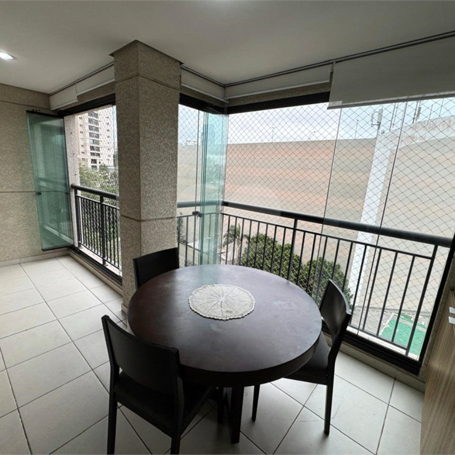 Apartamento à venda com 3 quartos, sendo 1 suíte, em Vila Gilda, Santo André, SP