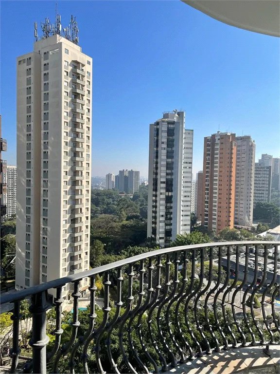 Apartamento à venda com 4 quartos, sendo 2 suítes, em Vila Andrade, São Paulo, SP