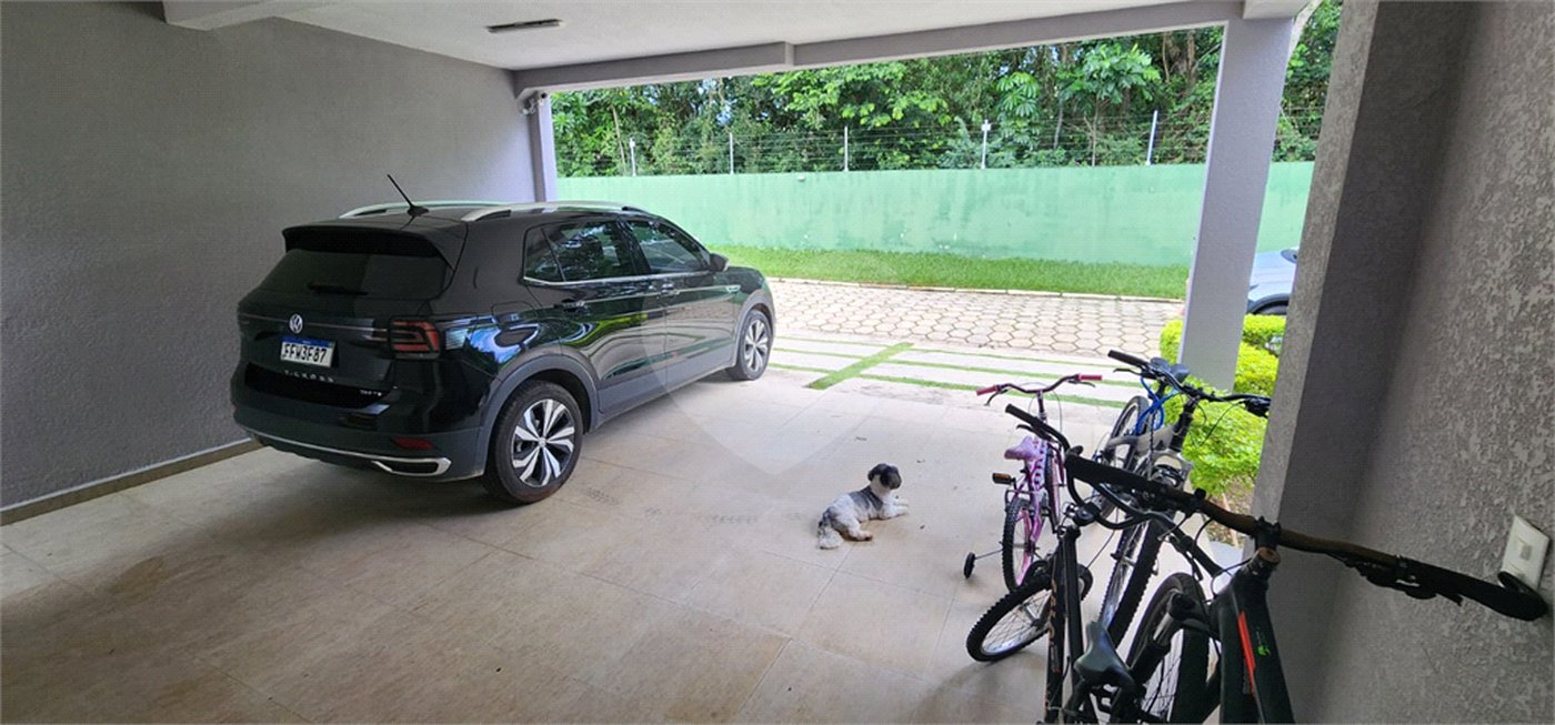 Casa à venda com 4 quartos, sendo 2 suítes, no condomínio Marinas, Bom Jesus dos Perdões - SP