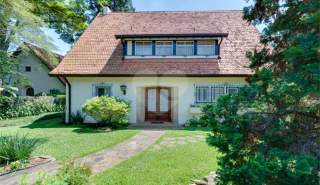 Casa à venda com 4 quartos, sendo 1 suíte,  em Alto da Boa Vista, São Paulo, SP