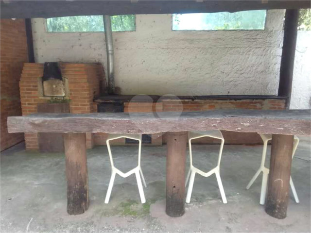 Casa à venda com 6 quartos, sendo 3 suítes,  no condomínio Residencial Jardins de Mairiporã I, Mairiporã - SP