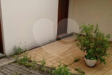 Sobrado à venda com 3 quartos, sendo 1 suíte,  em Parque Vitória, São Paulo, SP