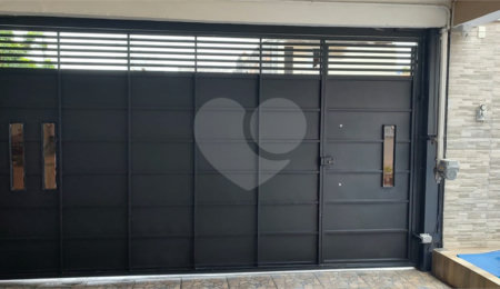 Sobrado à venda com 3 quartos em Vila Maria de Maggi, Suzano, SP