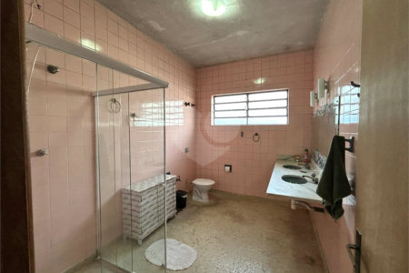 Casa à venda com 5 quartos, sendo 2 suítes, em Alto da Boa Vista, São Paulo, SP