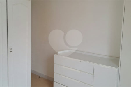 Apartamento à venda com 3 quartos, sendo 1 suíte, em Vila Paulicéia, São Paulo, SP