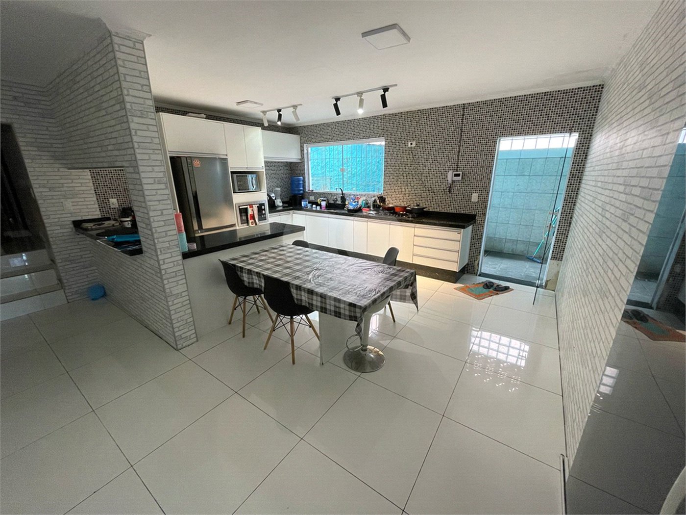Casa à venda com 3 quartos, sendo 1 suíte, em Vila Júlia, Poá, SP
