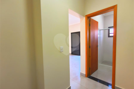 Casa à venda com 3 quartos, sendo 1 suíte, no condomínio Terras de São Francisco, Sorocaba - SP