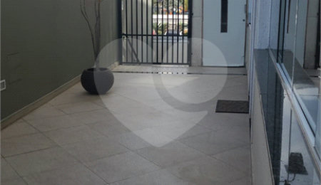 Casa à venda ou para alugar com 2 suítes no condomínio Santa Teresinha, São Paulo - SP