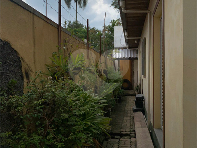 Casa Térrea à venda com 3 quartos, sendo 1 suíte,  em Horto, São Paulo, SP