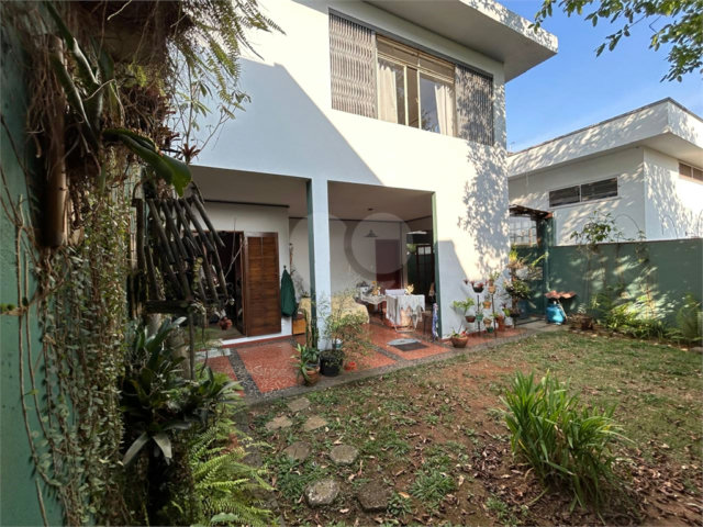 Casa à venda com 5 quartos, sendo 2 suítes,  em Alto da Boa Vista, São Paulo, SP