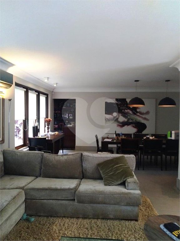 Casa à venda com 4 quartos, sendo 3 suítes, em Vila Tramontano, São Paulo, SP