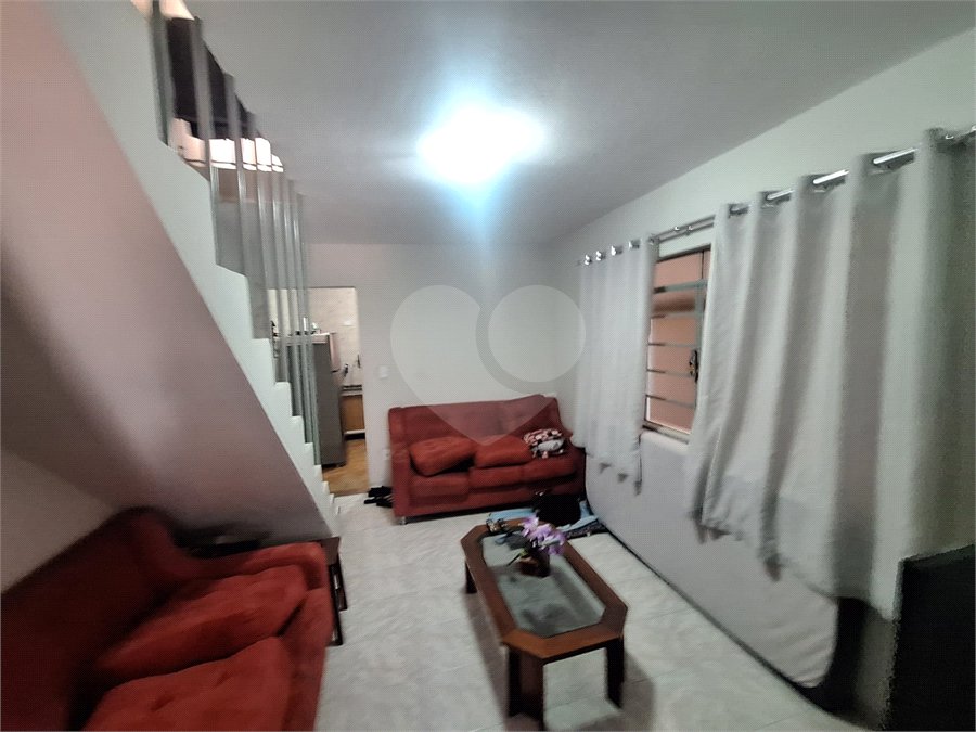 Sobrado à venda com 2 quartos em Vila Nivi, São Paulo, SP