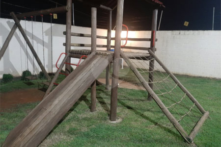 Casa à venda com 2 quartos, sendo 1 suíte,  no condomínio Pitangueiras, Mogi das Cruzes - SP
