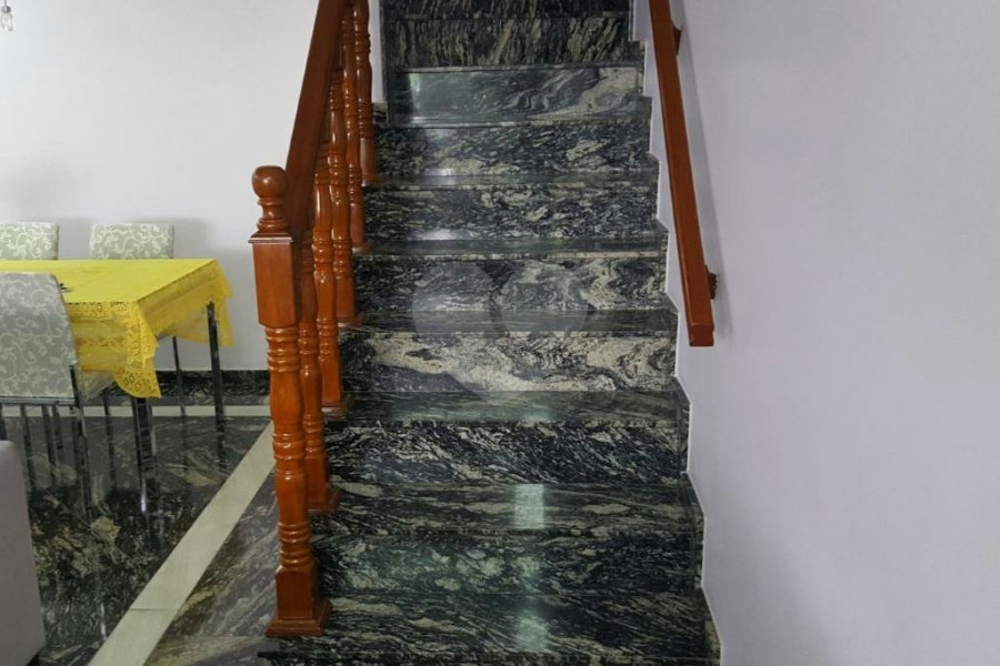 Casa à venda com 3 suítes no condomínio Village, São Paulo - SP