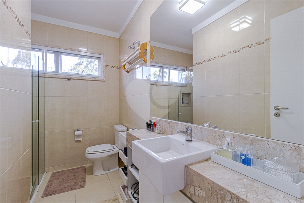 Casa à venda com 3 quartos, sendo 1 suíte, em Alto da Boa Vista, São Paulo, SP