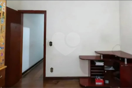 Sobrado à venda com 3 quartos em Jardim Peri Peri, São Paulo, SP