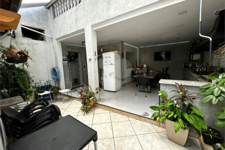 Casa à venda com 4 quartos, sendo 2 suítes, em Vila Buenos Aires, São Paulo, SP
