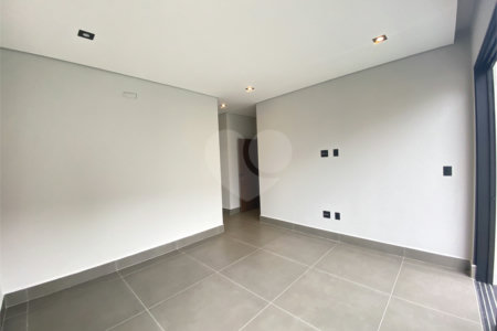 Casa à venda com 3 suítes no condomínio Portal dos Bandeirantes, Salto - SP
