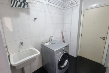 Apartamento à venda com 3 quartos, sendo 1 suíte,  em Indianópolis, São Paulo, SP