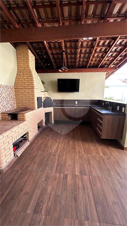 Casa à venda com 4 quartos, sendo 2 suítes, no condomínio Chácara das Palmeiras Imperiais, Jundiaí - SP