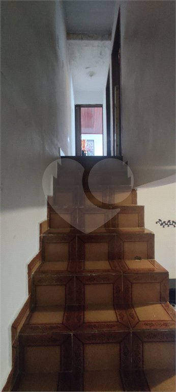 Sobrado à venda com 6 quartos, sendo 1 suíte, em Vila Acoreana, Poá, SP