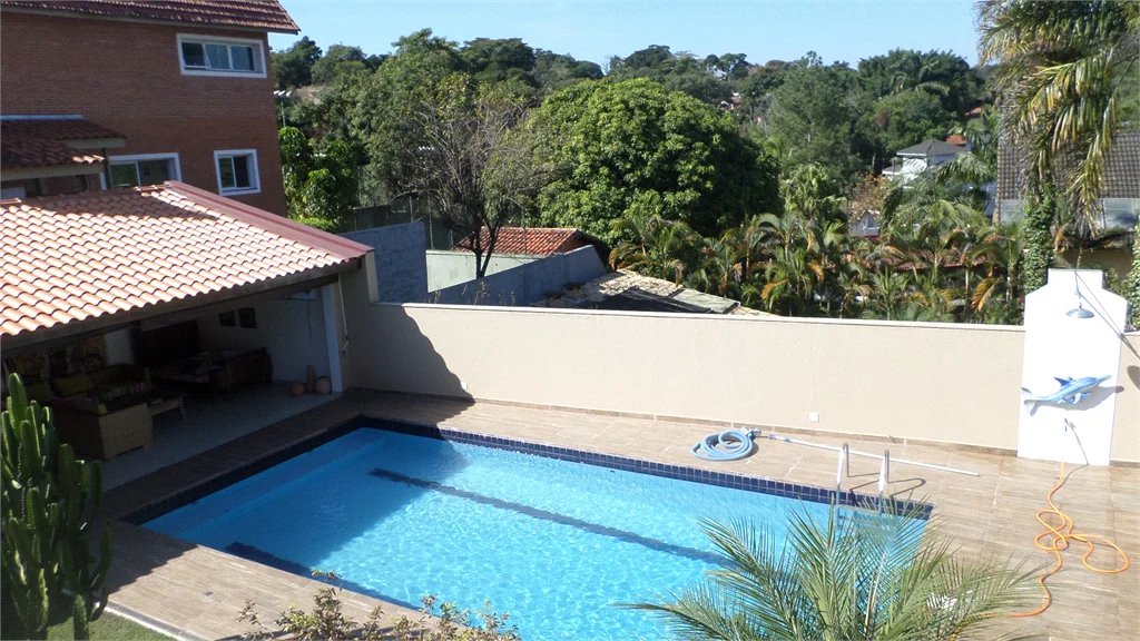 Sobrado à venda com 4 suítes em Recanto Impla, Carapicuíba, SP