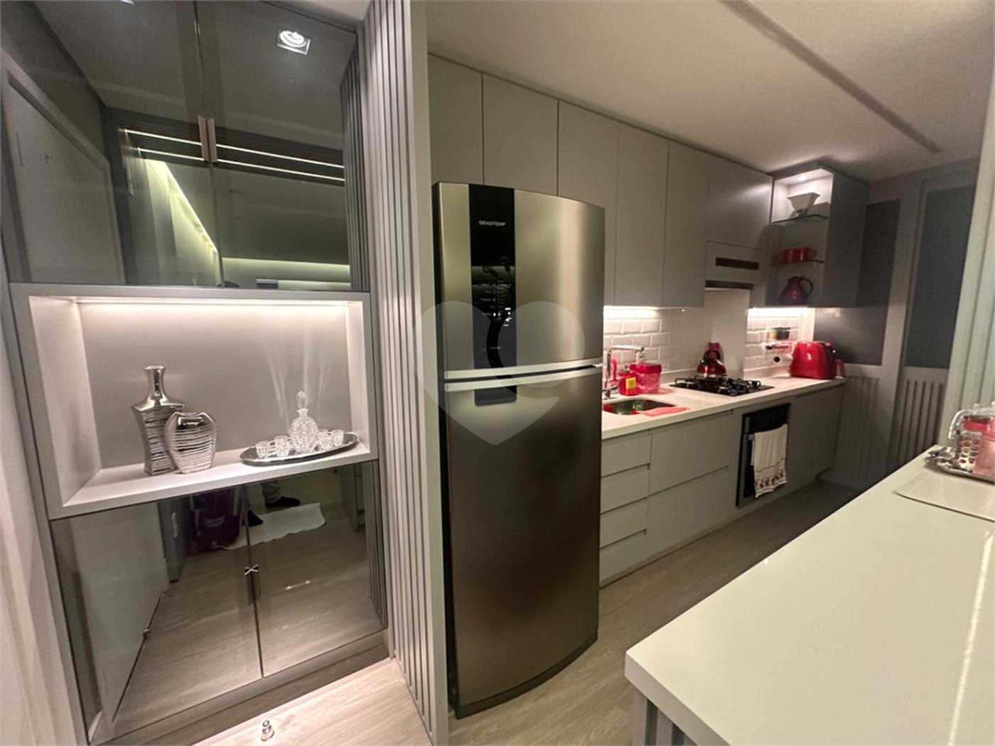 Apartamento à venda com 3 quartos, sendo 2 suítes, em Santo Amaro, São Paulo, SP