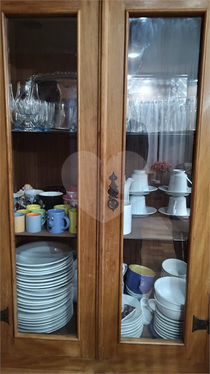 Casa à venda com 4 quartos, sendo 1 suíte, no condomínio Parque Suiça, Caieiras - SP
