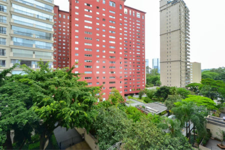 Apartamento à venda com 3 quartos, sendo 1 suíte,  em Itaim Bibi, São Paulo, SP