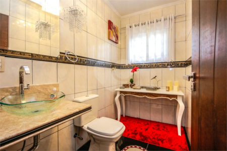 Casa à venda com 6 quartos, sendo 4 suítes, em Vila Anglo Brasileira, São Paulo, SP