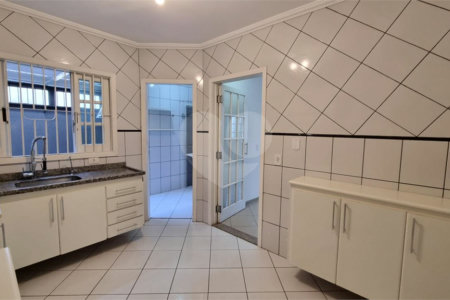 Casa à venda com 3 quartos, sendo 1 suíte,  no condomínio Residencial Villagio, São Paulo - SP