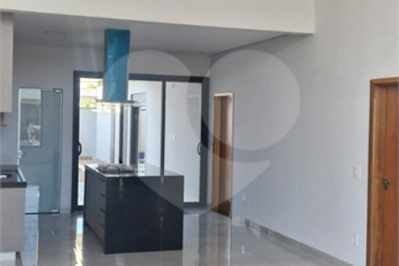 Casa à venda com 3 suítes no condomínio Campos do Conde Ii, Paulínia - SP