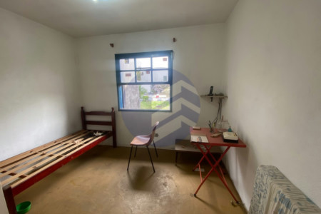 Casa à venda com 2 quartos em Jardim Alvorada, oportunidade para investidor