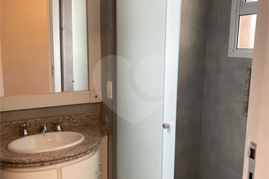 Apartamento à venda com 3 suítes em Campo Belo, São Paulo, SP