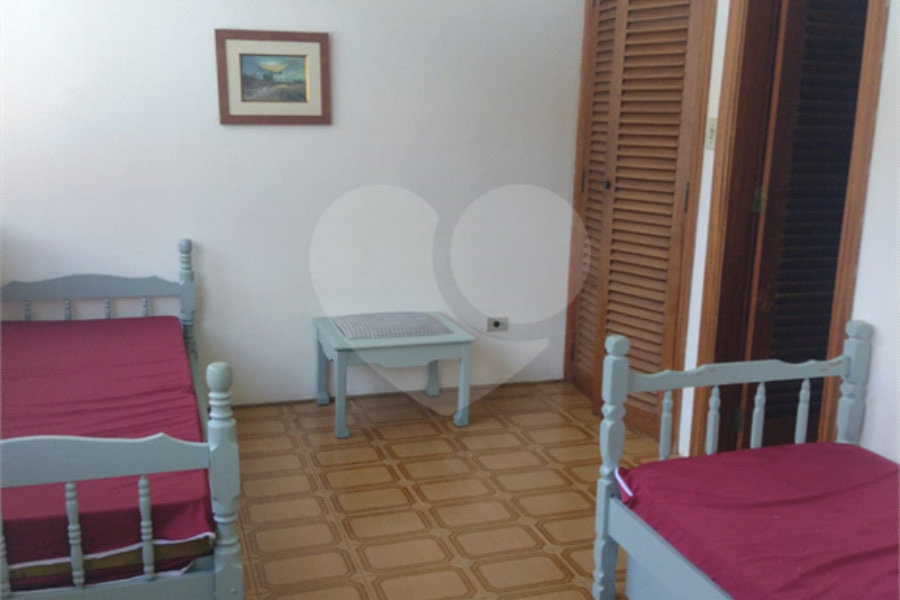 Casa à venda com 4 quartos, sendo 2 suítes,  no condomínio Cinco Lagos, Mairiporã - SP