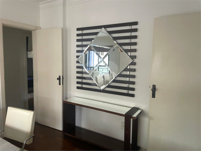 Apartamento à venda com 3 quartos, sendo 1 suíte,  em Morumbi, São Paulo, SP