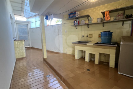 Casa Térrea com 3 dormitórios no Centro de Atibaia