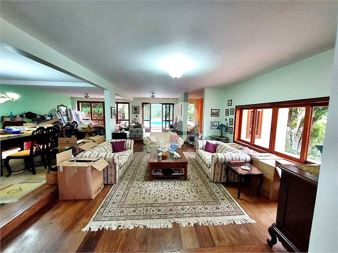 Casa à venda com 4 quartos, sendo 2 suítes, no condomínio Parque Imperial da Cantareira, Mairiporã - SP